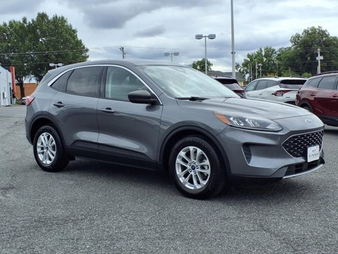 Used 2022 Ford Escape SE image 2