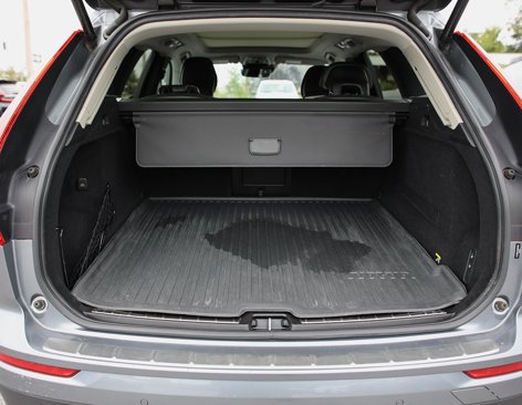Used 2019 Volvo XC60 T5 Momentum w/ Multimedia Package image 13