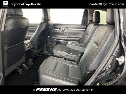 Used 2017 Toyota Highlander Limited image 27