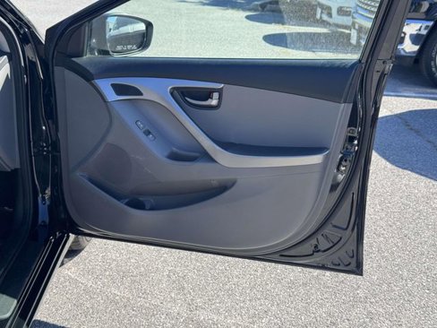 Used 2013 Hyundai Elantra GLS image 10