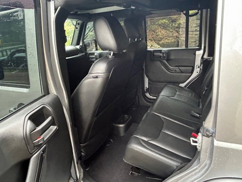 Used 2017 Jeep Wrangler Unlimited Sahara image 16