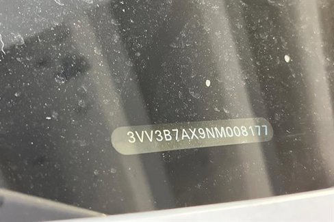 Used 2022 Volkswagen Tiguan SE image 3