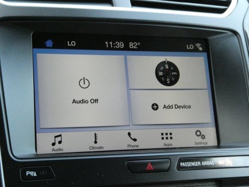Used 2017 Ford Explorer XLT w/ Equipment Group 202A image 6