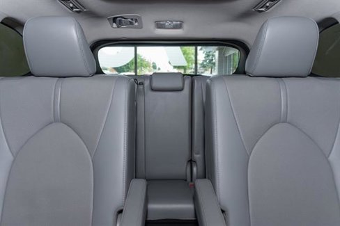 Used 2021 Toyota Highlander Limited image 18