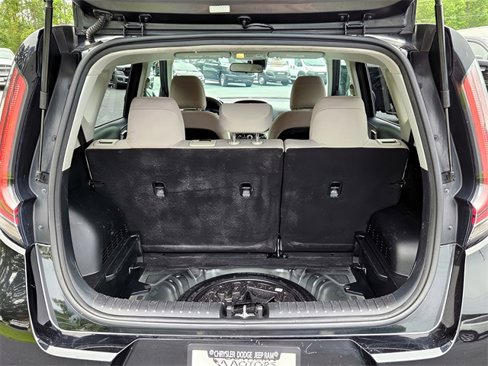 Used 2023 Kia Soul LX image 14