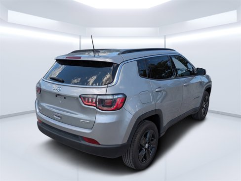 Used 2022 Jeep Compass Latitude image 3