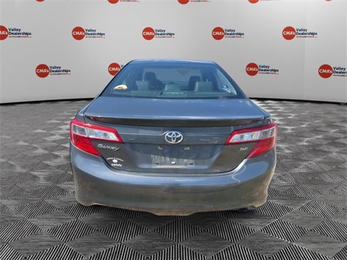 Used 2014 Toyota Camry L image 3