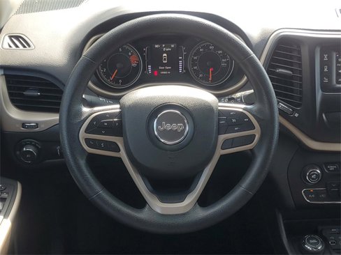 Used 2018 Jeep Cherokee Latitude w/ Safety Group image 26