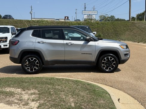 Used 2021 Jeep Compass Trailhawk image 4
