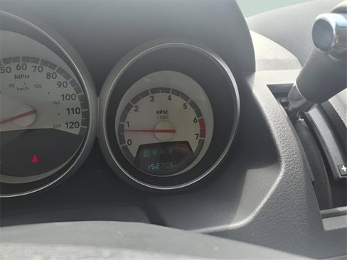 Used 2010 Dodge Grand Caravan SE image 17