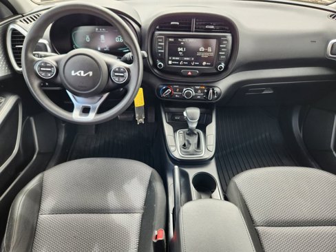 Used 2023 Kia Soul LX image 17