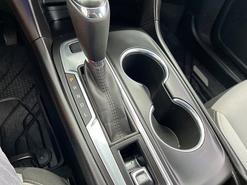 Used 2019 Chevrolet Equinox LS image 24