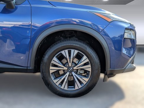 Used 2023 Nissan Rogue SV image 12