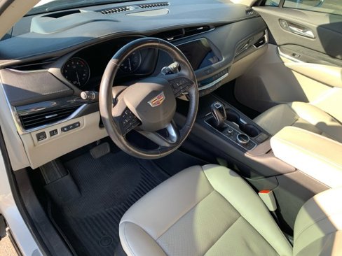 Used 2019 Cadillac XT4 Premium Luxury image 8