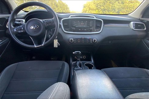 Used 2016 Kia Sorento LX image 16