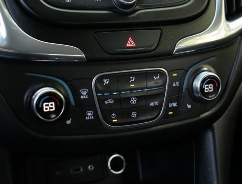 Used 2019 Chevrolet Equinox LT image 15