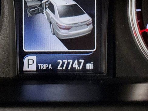 Used 2017 Toyota Camry SE image 14