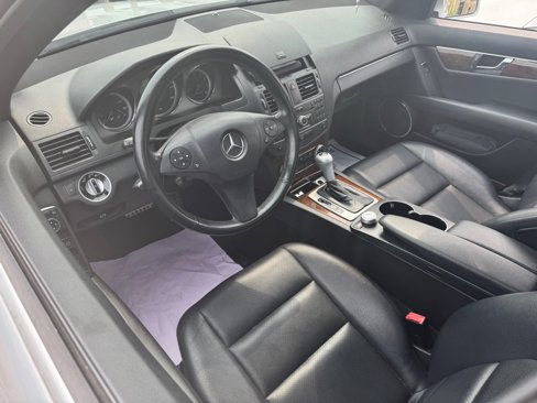 Used 2011 Mercedes-Benz C 350 Sport image 12