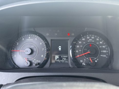 Used 2015 Toyota Sienna LE image 16