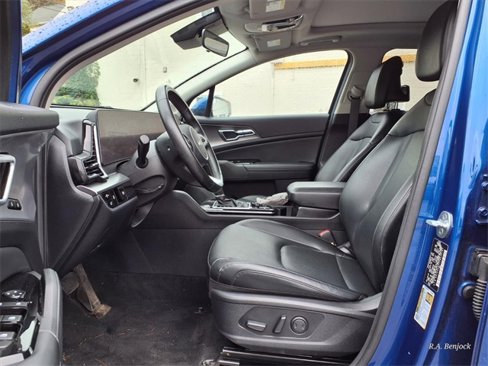 Used 2023 Kia Sportage SX image 11