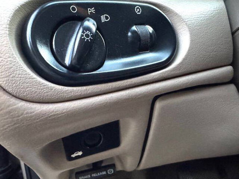 Used 2003 Ford Taurus SES image 17