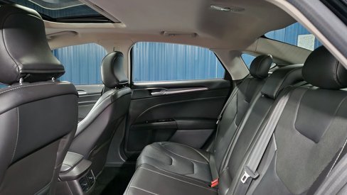 Used 2016 Ford Fusion Titanium image 18