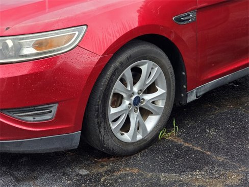 Used 2010 Ford Taurus SEL image 6