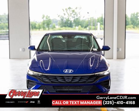 Used 2024 Hyundai Elantra SEL image 2