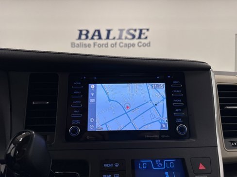 Used 2019 Toyota Sienna XLE Premium image 17