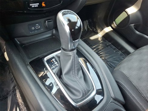 Used 2020 Nissan Rogue Sport SV image 14
