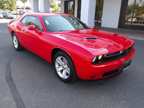 Used 2023 Dodge Challenger SXT image 2