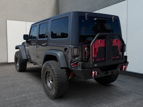 Used 2016 Jeep Wrangler Unlimited Rubicon w/ Connectivity Group image 10