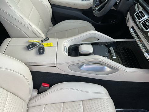 Used 2024 Mercedes-Benz GLE 350 4MATIC image 38