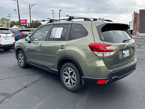 Used 2020 Subaru Forester Premium image 5