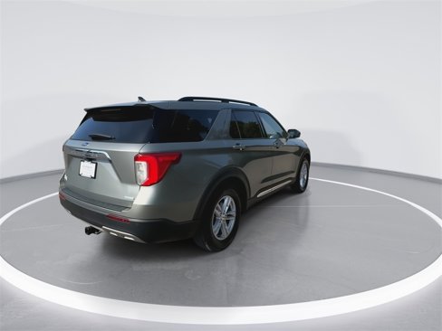 Used 2020 Ford Explorer XLT w/ Equipment Group 202A image 8