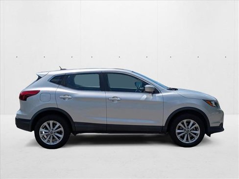 Used 2019 Nissan Rogue Sport S image 4