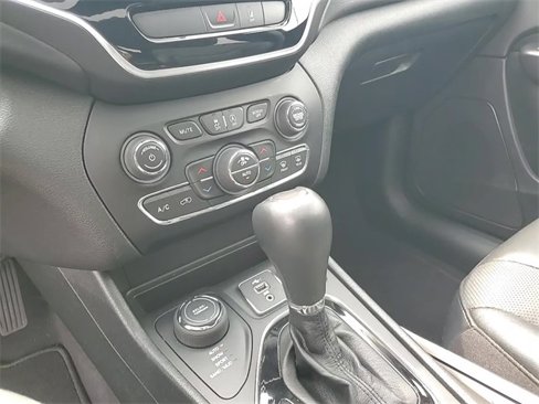 Used 2022 Jeep Cherokee Limited image 19