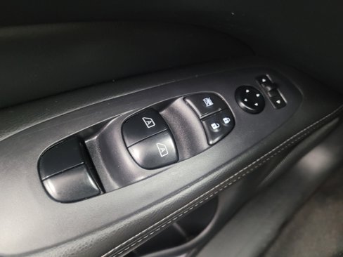 Used 2020 Nissan Pathfinder SL image 27