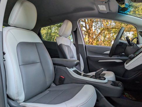 Used 2021 Chevrolet Bolt Premier w/ Infotainment Package image 17