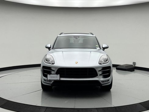 Used 2017 Porsche Macan Turbo image 6