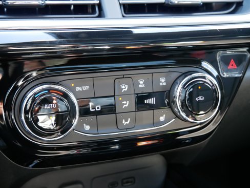 New 2025 Chevrolet Trax RS w/ Sunroof Package image 20