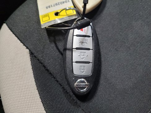 Used 2021 Nissan Versa SV image 32