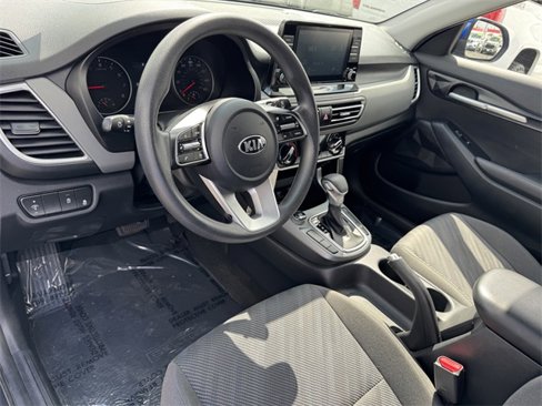 Used 2021 Kia Seltos LX image 9