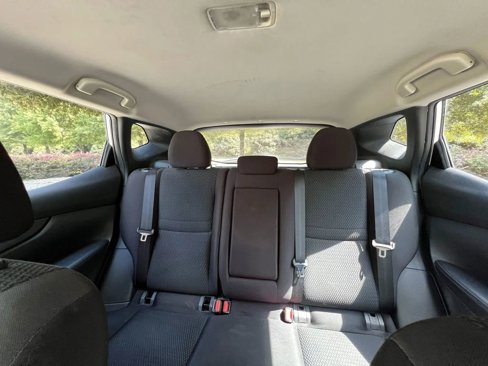 Used 2019 Nissan Rogue Sport S image 17