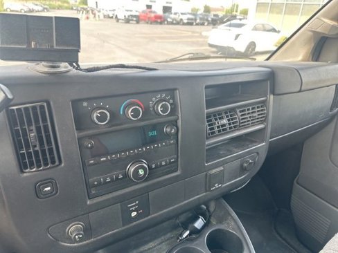 Used 2016 Chevrolet Express 3500 Extended image 11