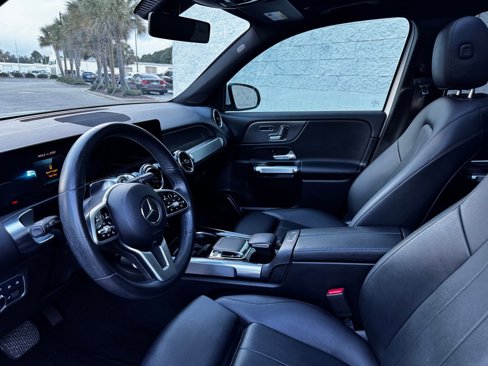 Used 2020 Mercedes-Benz GLB 250 4MATIC image 2