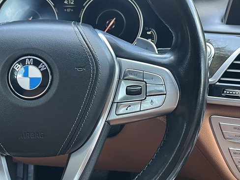 Used 2017 BMW 740e xDrive image 40