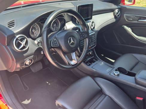 Used 2015 Mercedes-Benz CLA 250 image 12