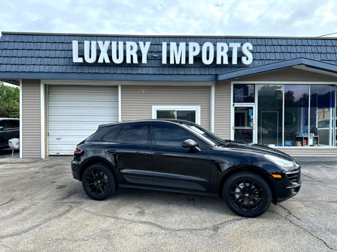 Used 2015 Porsche Macan S w/ Infotainment Package image 3