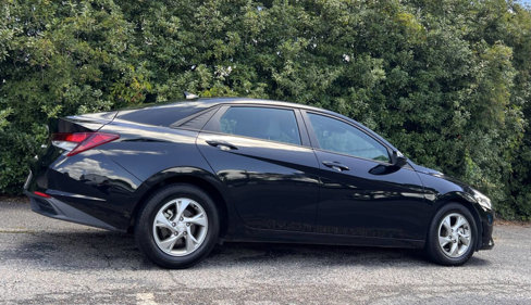 Used 2021 Hyundai Elantra SE image 7
